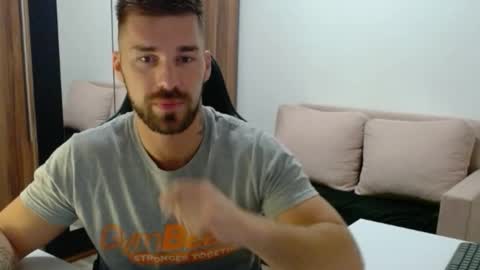 Snapshot of darius_94 chatting on 10.27.25 darius_94 online show from 10.27.25