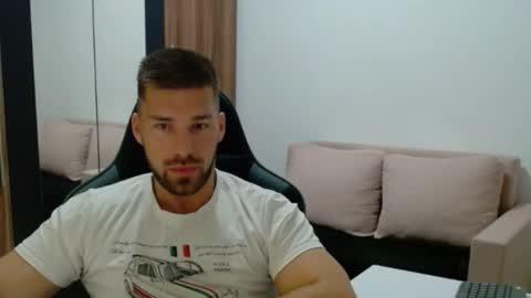 Snapshot of darius_94 chatting on 11.12.25 darius_94 online show from 11.12.25