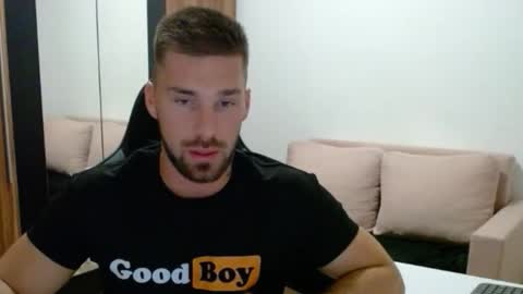 Snapshot of darius_94 chatting on 11.12.25 darius_94 online show from 11.12.25