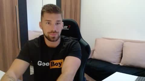 Snapshot of darius_94 chatting on 11.18.25 darius_94 online show from 11.18.25