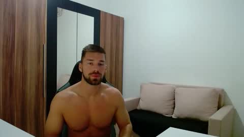 Snapshot of darius_94 chatting on 11.29.25 darius_94 online show from 11.29.25