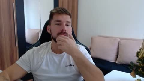 Snapshot of darius_94 chatting on 11.30.25 darius_94 online show from 11.30.25