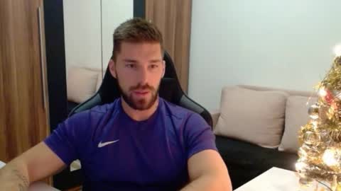 Snapshot of darius_94 chatting on 12.02.25 darius_94 online show from 12.02.25