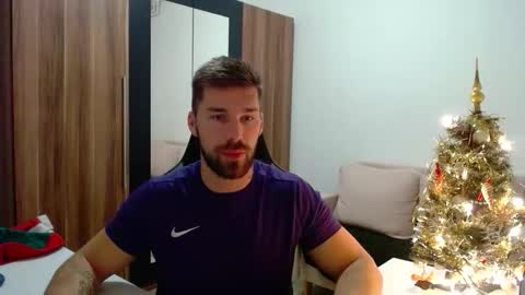 Snapshot of darius_94 chatting on 12.04.25 darius_94 online show from 12.04.25