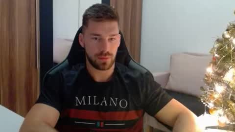 Snapshot of darius_94 chatting on 12.14.25 darius_94 online show from 12.14.25