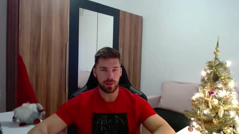 Snapshot of darius_94 chatting on 12.23.25 darius_94 online show from 12.23.25