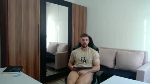 Snapshot of darius_94 chatting on 03.20.26 darius_94 online show from 03.20.26