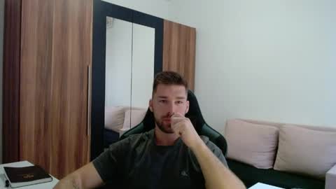 darius_94 online show from 04.21.26