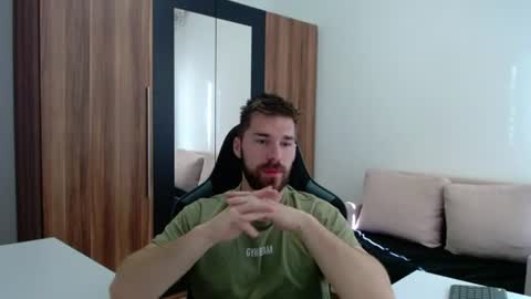 darius_94 online show from 06.12.26