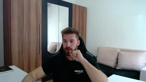 darius_94 online show from 06.17.26