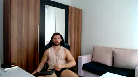 darius_94 online show from 06.18.26