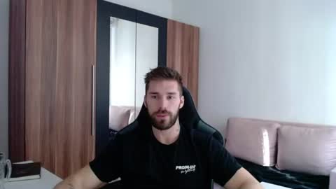 darius_94 online show from 06.19.26