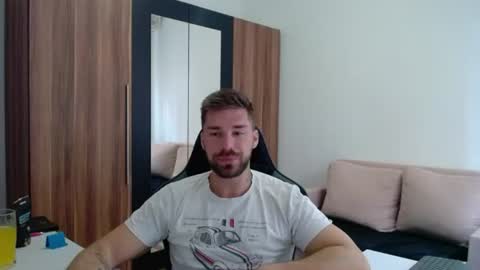 darius_94 online show from 07.08.26