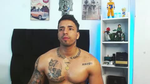 Darius Phoenix  online show from 12.30.24