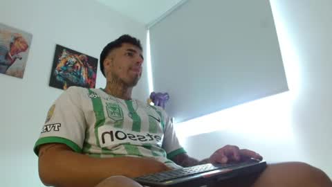 Darius Phoenix  online show from 06.08.26