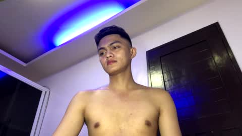 Snapshot of dark_angel69x chatting on 01.05.25 Guile online show from 01.05.25