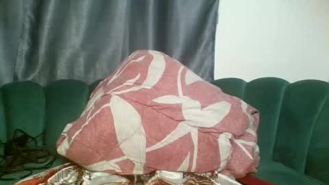 Snapshot of dark_desireone chatting on 10.09.25 jabergal online show from 10.09.25