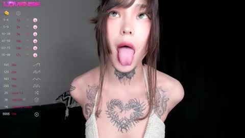 Snapshot of dark_ester chatting on 10.01.25 Ester online show from 10.01.25