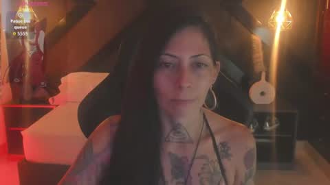 Snapshot of dark_gotica chatting on 06.19.26 M I K A E L A online show from 06.19.26