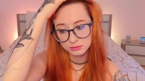Snapshot of dark_lola_ chatting on 06.18.26 Lola online show from 06.18.26