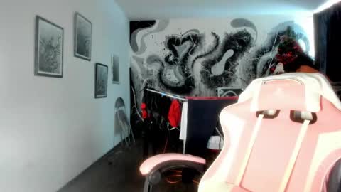 Snapshot of dark_miau chatting on 01.15.26 miau online show from 01.15.26