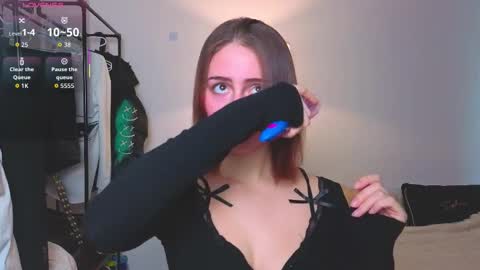 Emily online show from 11.19.25