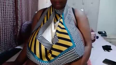 Snapshot of darkbusty chatting on 09.22.25 DarkBusty online show from 09.22.25