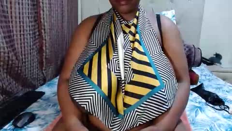 Snapshot of darkbusty chatting on 10.02.25 DarkBusty online show from 10.02.25