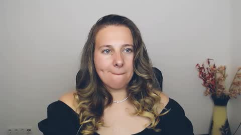 Anna online show from 09.13.25