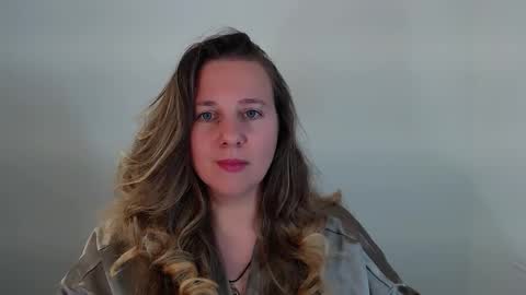 Anna online show from 09.20.25