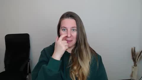 Anna online show from 10.17.25