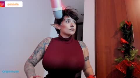 Snapshot of darknes_lilith18 chatting on 12.25.24 darknes_lilith18 online show from 12.25.24