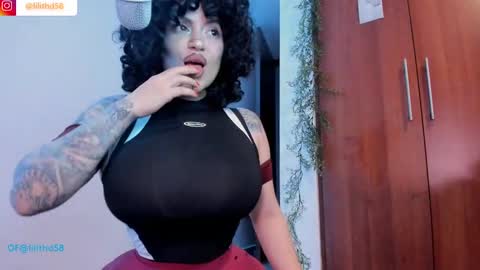 Snapshot of darknes_lilith18 chatting on 02.08.25 darknes_lilith18 online show from 02.08.25