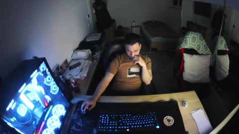 Snapshot of darkschneider_ chatting on 02.17.25 darkschneider_ online show from 02.17.25