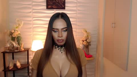 Snapshot of darksoul_mistress chatting on 12.05.24 HAPPY BIRTHDAY MISTRESS MADRIANA online show from 12.05.24