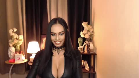 Snapshot of darksoul_mistress chatting on 01.30.25 HAPPY BIRTHDAY MISTRESS MADRIANA online show from 01.30.25