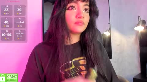 Snapshot of darky_doll chatting on 11.10.25 Darky Doll online show from 11.10.25