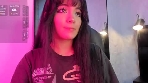 Snapshot of darky_doll chatting on 11.12.25 Darky Doll online show from 11.12.25