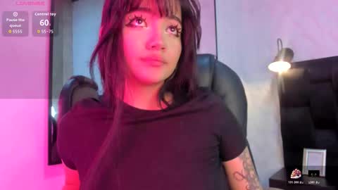 Snapshot of darky_doll chatting on 11.13.25 Darky Doll online show from 11.13.25