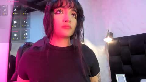 Snapshot of darky_doll chatting on 11.23.25 Darky Doll online show from 11.23.25