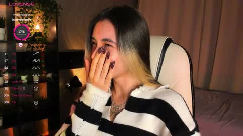 Snapshot of darlabelle chatting on 11.20.25 Belle online show from 11.20.25