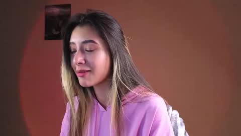 Snapshot of darlabelle chatting on 02.16.26 Belle online show from 02.16.26