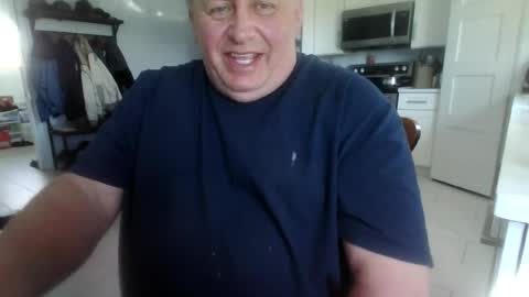 Snapshot of darlago chatting on 05.25.26 darlago online show from 05.25.26
