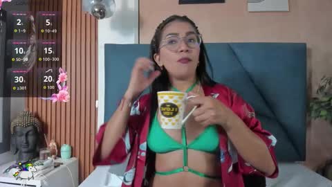 Snapshot of darlapalmer chatting on 10.16.25 darlapalmer online show from 10.16.25