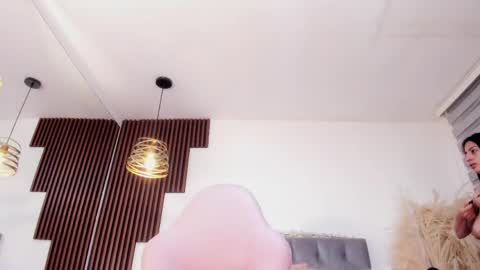 Snapshot of darling_spoiled chatting on 05.12.26 darling online show from 05.12.26