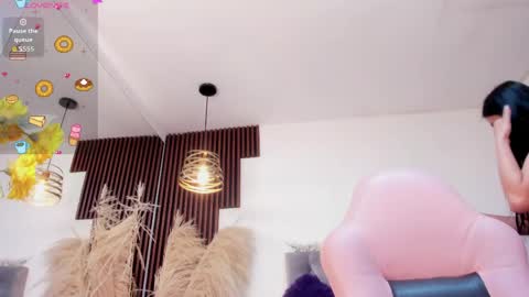 Snapshot of darling_spoiled chatting on 05.23.26 darling online show from 05.23.26