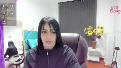 Snapshot of darling_spoiled chatting on 07.25.26 darling online show from 07.25.26