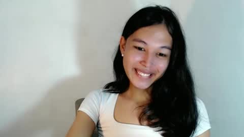 Snapshot of darling_sweetheartxx chatting on 09.21.25 YOUR ATHENA online show from 09.21.25