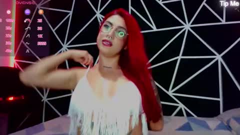 Snapshot of darlyhooper1_ chatting on 11.19.25 Darlyhooper online show from 11.19.25