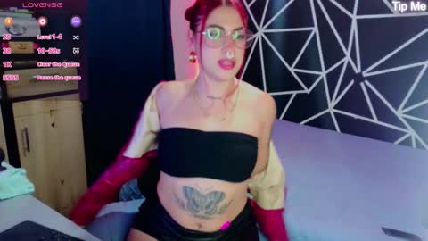 Snapshot of darlyhooper1_ chatting on 11.26.25 Darlyhooper online show from 11.26.25